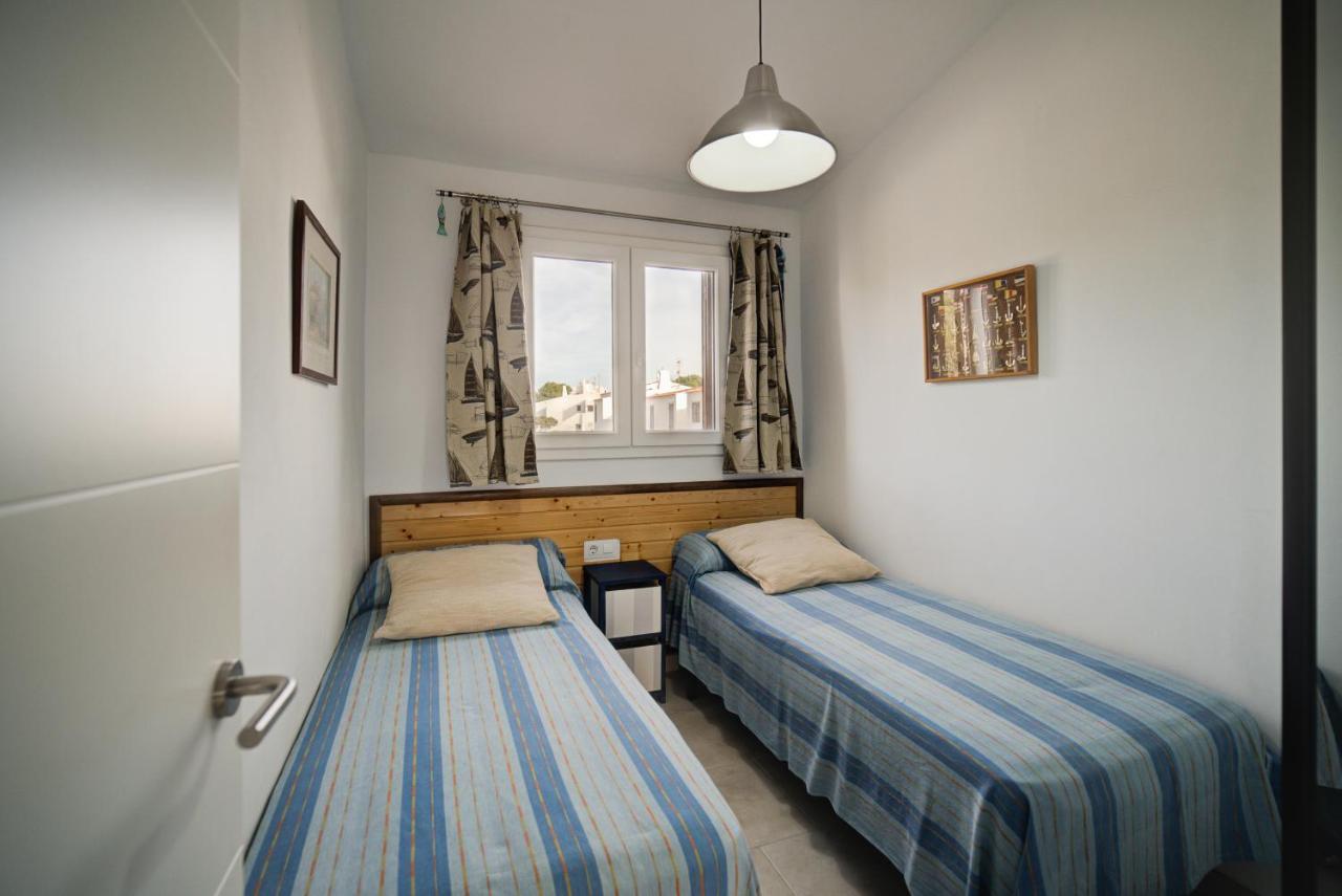Vista Faro-Apartamento Con Balcon Que Mira Al Mar Cala en Bosc Exterior photo