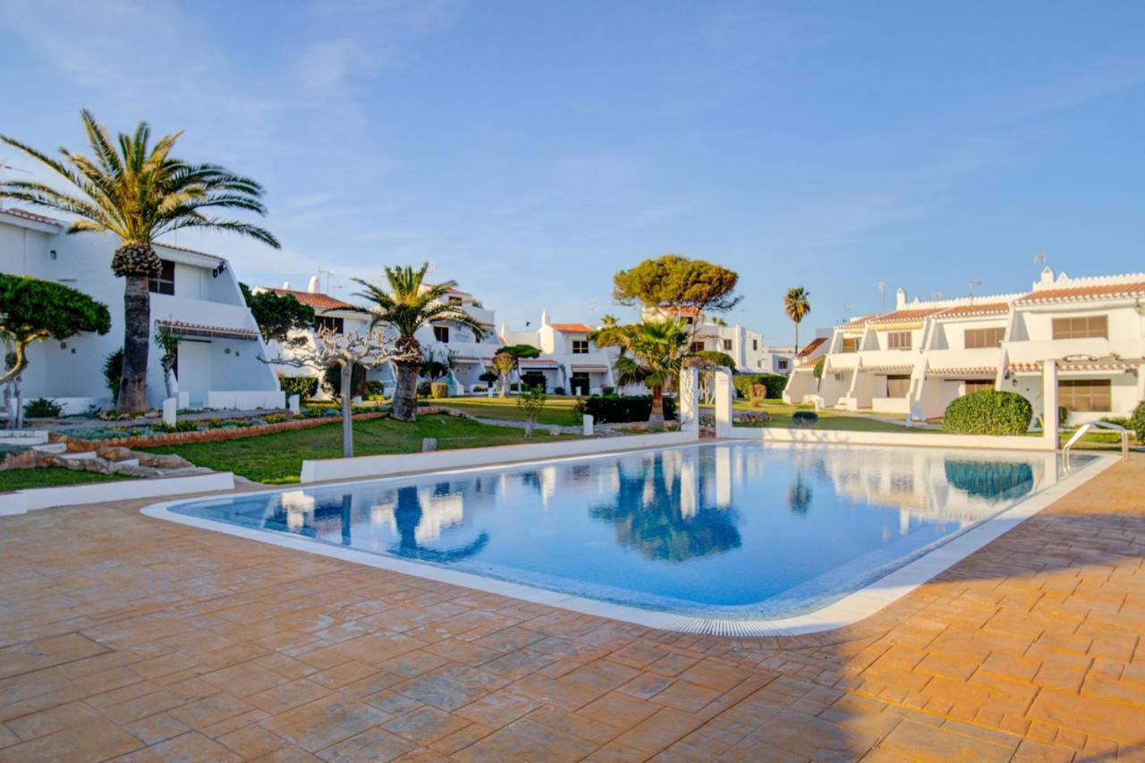 Vista Faro-Apartamento Con Balcon Que Mira Al Mar Cala en Bosc Exterior photo