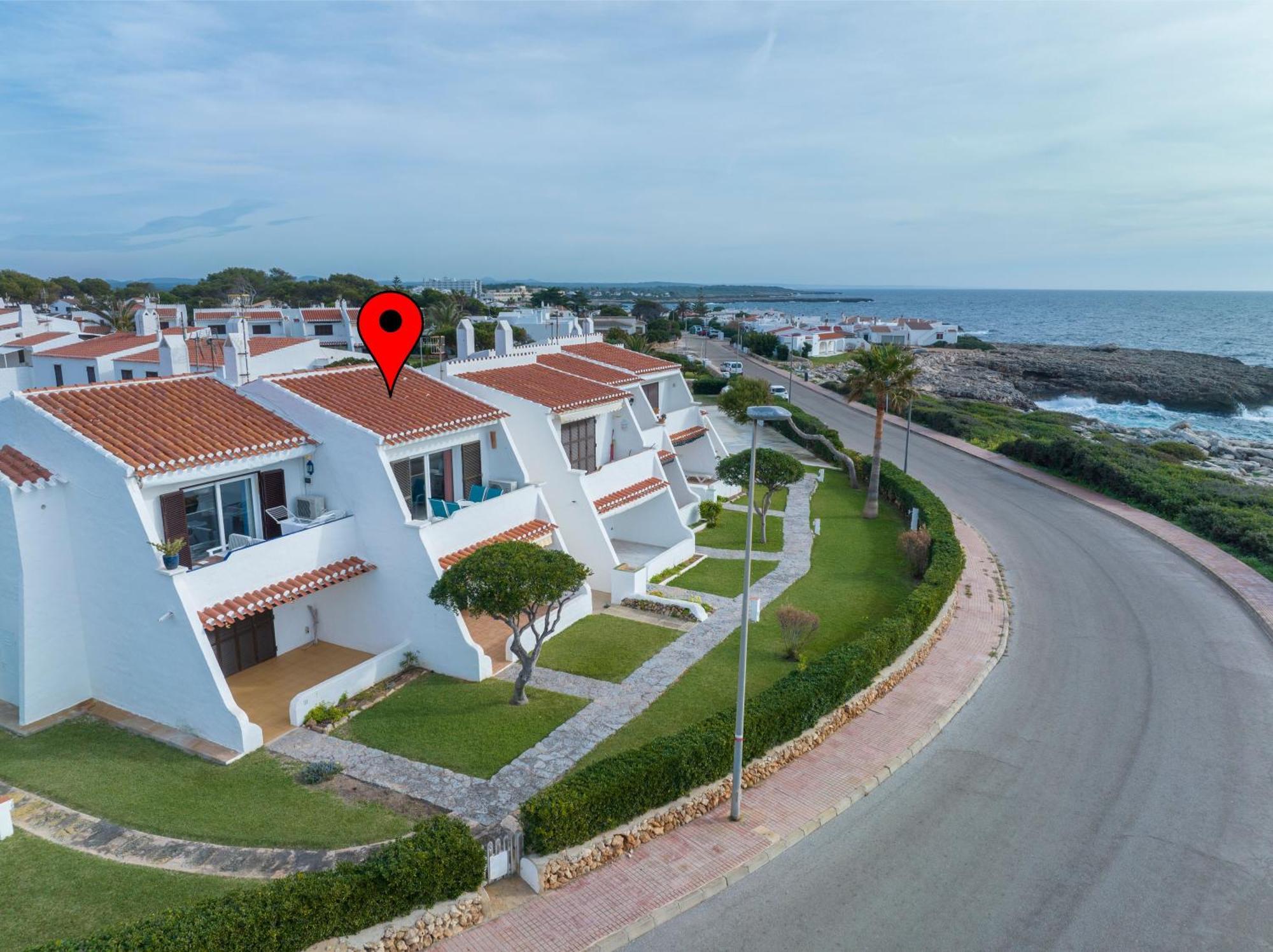 Vista Faro-Apartamento Con Balcon Que Mira Al Mar Cala en Bosc Exterior photo